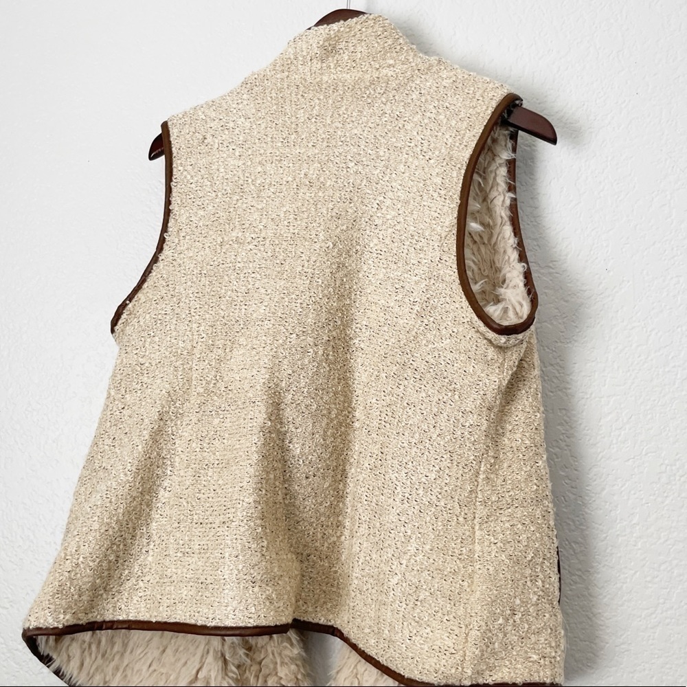MIAMI Faux Sherpa Asymmetrical Vest Medium - Picture 6 of 8